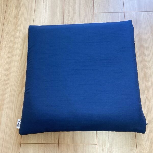 【極美品】エアウィーヴ 座布団 ネイビー air weave 46cm