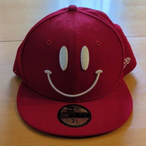 New Era スマイリー キャップ 帽子 レッド