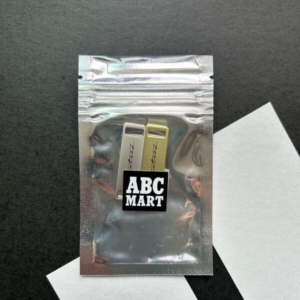 timelesz ABCマートノベルティ ロゴ入りシューチャーム