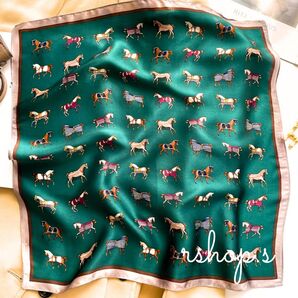 馬柄 スカーフ グリーン シルク調 韓国風 おしゃれ 上品 かわいい ホース 新品