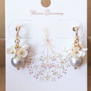 フラワー パール ピアス イヤリング ライトグレー 8mm
