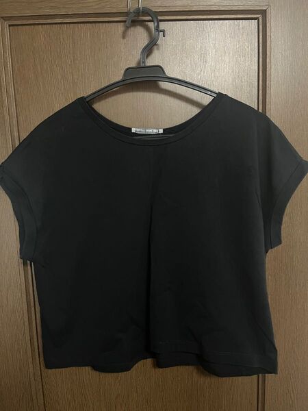 【美品(ZARA)】黒Tシャツ