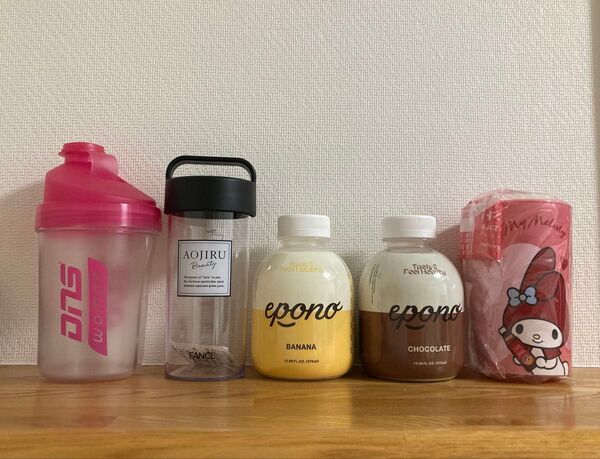 ①ファンケル シェーカー②DNS シェーカー③マイメロディなかよしタンブラー④epono(チョコレート/ バナナ)プロテイン