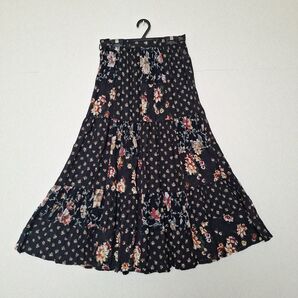 美品 バツ Ba-tsu. ティアードロングスカート花柄