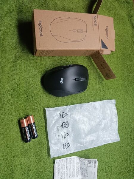 ロジクール ワイヤレスマウスM705 7ボタン カスタマイズいっぱいです