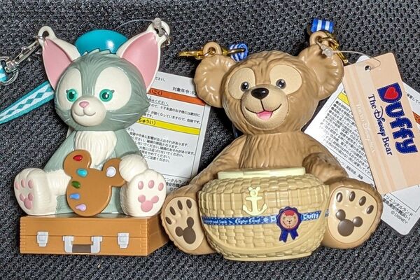 ディズニーシー ダッフィー、ジェラトーニ ミニスナックケース スーベニア キーチェーン 2個セット 新品