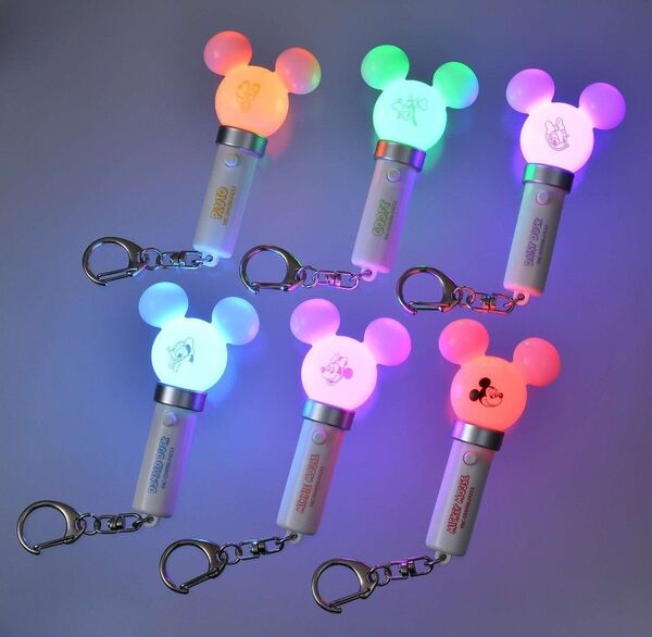 【匿名発送】ディズニーストア ペンライトキーチェーン 4つセット