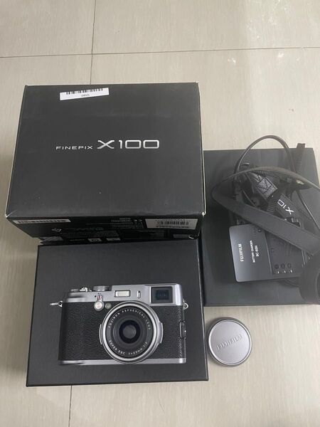 【美品】Fujifilm FinePix X100 シルバー