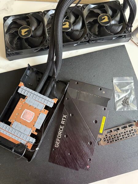 gigabyte rtx4090の水冷外装