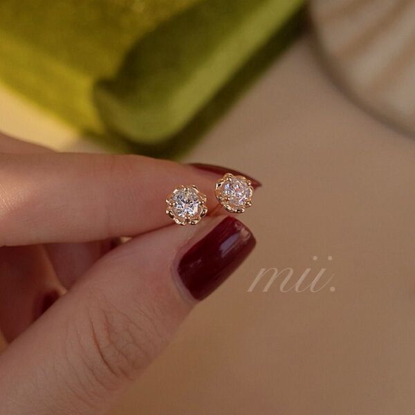 5mm ジルコンピアス ジルコニア 蕾 花 ピアス 小さめ 可愛い スタッドピアス 韓国 一粒ピアス