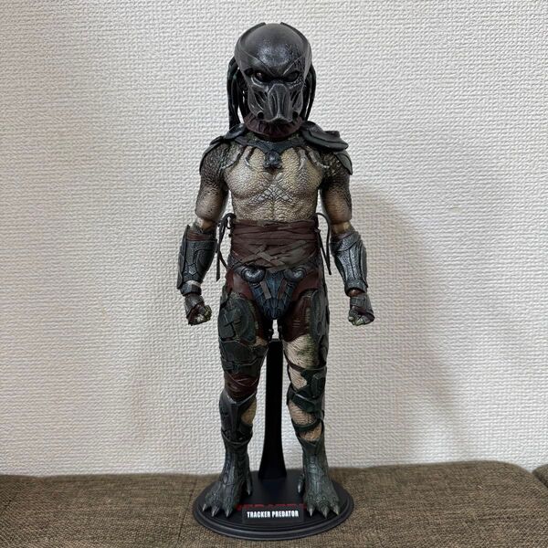 Hot Toys ホットトイズ プレデターズ 1/6 フィギュア トラッカー
