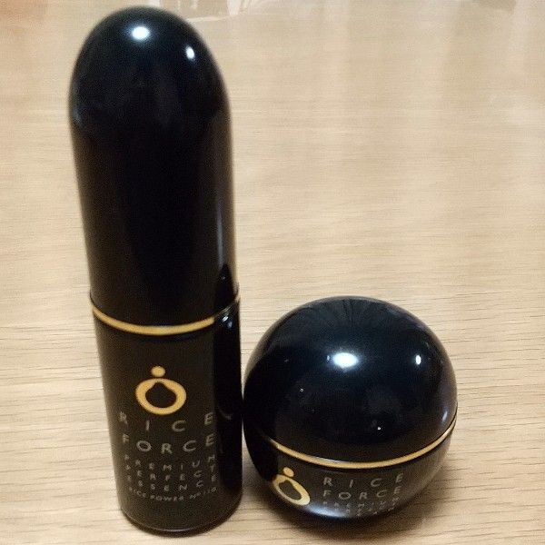 【ハーフサイズ】ライスフォース プレミアムパーフェクトクリーム15g &プレミアムパーフェクトエッセンス15ml セット