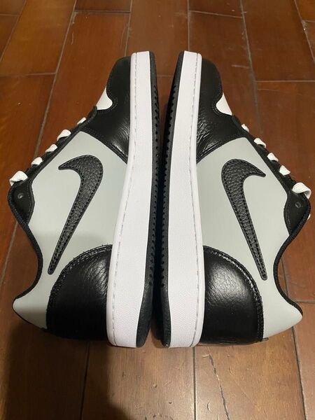【未使用スニーカー】NIKE EBERNON LOW PREM 26cm クーポン対応可能