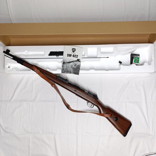SNOW WOLF Kar98k ボルトアクション エアコッキング フェイクウッド カートレス 革ストラップ付 ドイツ軍 WW2