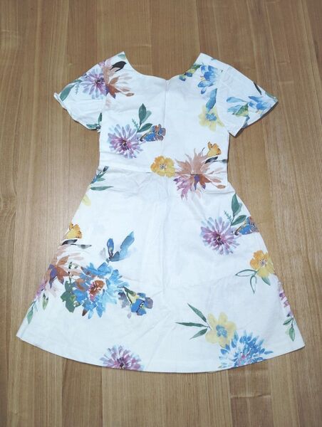 ZARA Girls 花柄 半袖ワンピース 後リボン 120cm(128cm)