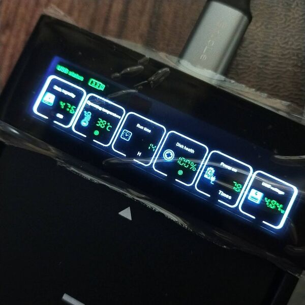 2.5インチ SSD HDDケース ステータスチェッカー搭載 SATA接続 USB3.0