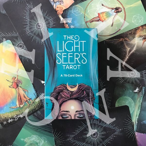 THE LIGHT SEER'S TAROT ライトシアーズ タロットカード