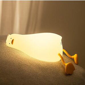 ナイトライト アヒルランプ かわいい 充電式 タイマー付き ベッドサイドランプ デスクライト 調光機能 1200mAh 授乳ライト