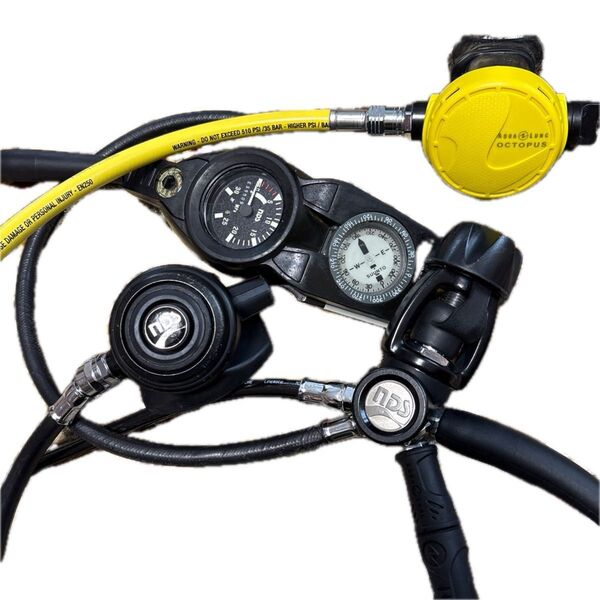 NDSスキューバダイビング器材セット AQUALUNG SUUNTO
