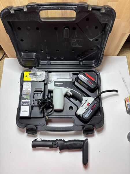 パナソニック 14.4V 充電角穴カッター EZ4543LS2S-B 美品フルセット 充電LEDライト付