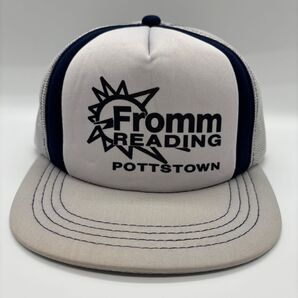 90s ヴィンテージ Fromm フロム電力供給 US企業物 プリントロゴ トラッカーキャップ スナップバック 5パネル メッシュ