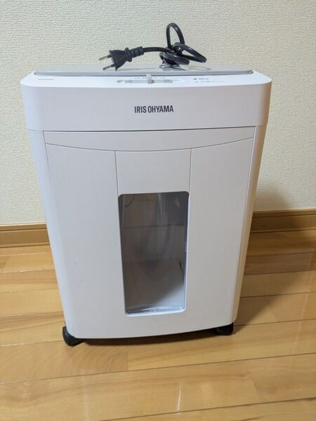 アイリスオーヤマ オートフィードシュレッダー KTF60C