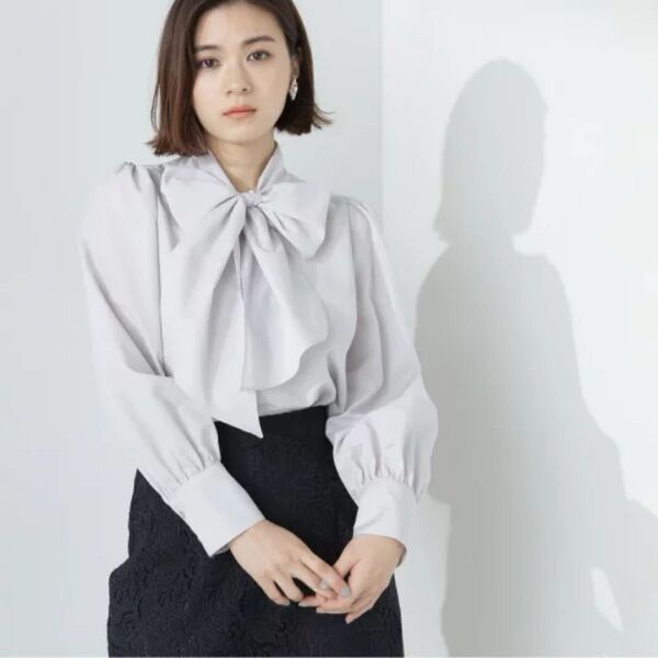新品 24SS NATURAL BEAUTY BASIC ギャザーショルダーリボンブラウス