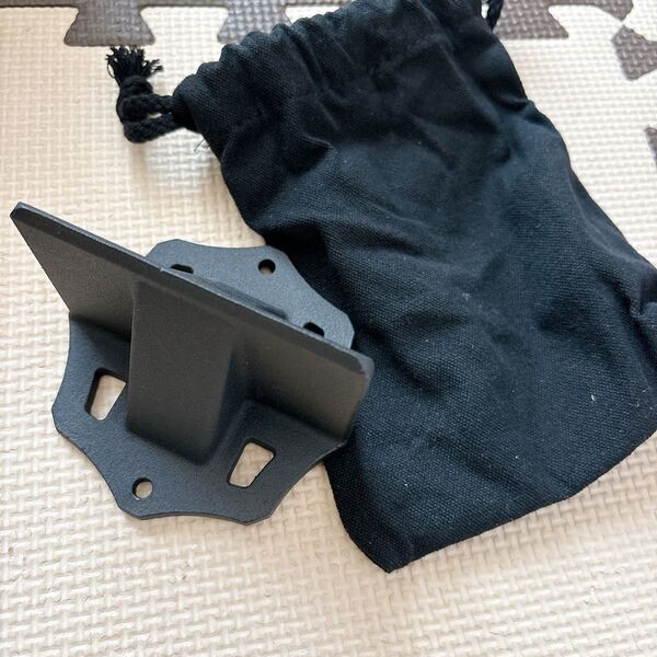 薪割りクサビ 薪割り台 置き型 小型 コンパクト 焚き火 キャンプ アウトドア 両断クサビ 割り楔 一体型設計 専用収納袋付き 黒