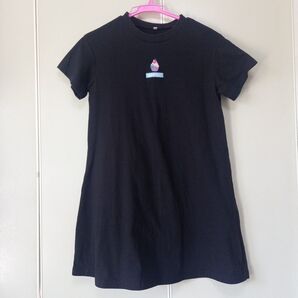 カップケーキ刺繍入りTシャツワンピース 黒・新品未使用です(^^)