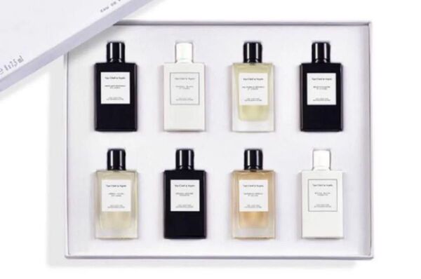 定価以下 Van Cleef&Arpels(ヴァン クリーフ&アーペル)ミニチュアセットボトル