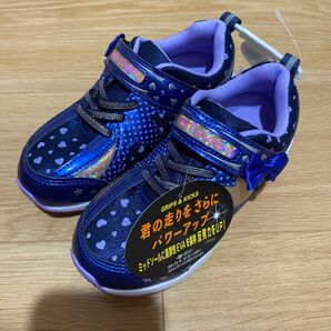 キッズスニーカー マジックテープ 新品