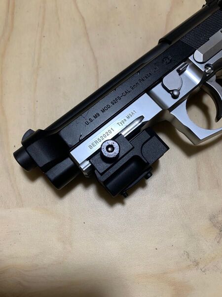 新品 小型レーザーサイト(レッド) 樹脂製