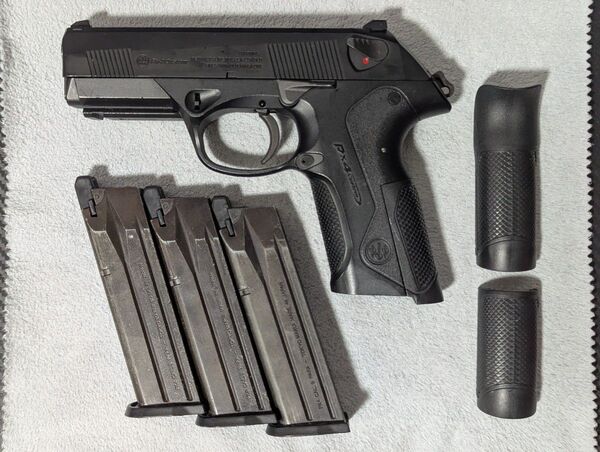 東京マルイ Px4 ガスブローバック 予備マガジン付き