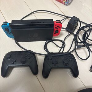 Nintendo Switchと コントローラー2つ