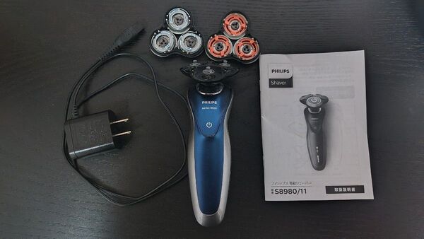 PHILIPS 電動シェーバー S8980/11 本体、替刃、充電器、説明書