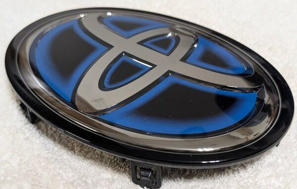 トヨタ 純正 エンブレム ハイブリッド ミリ波レーダー 約160mm×110mm フロントバンパーエンブレム