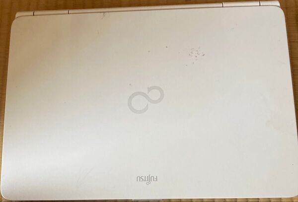 富士通 LIFEBOOK UH75/B3 ノートパソコン FMVU75B3W