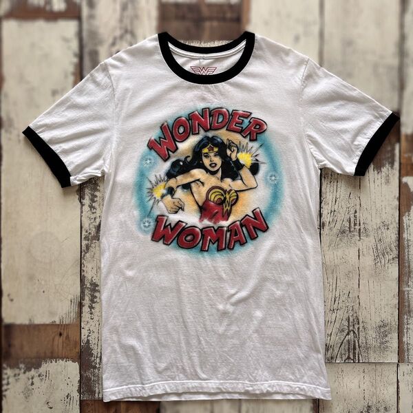 Wonder Woman ワンダーウーマン スプレーアート プリントTシャツ リンガーTシャツ アメコミ