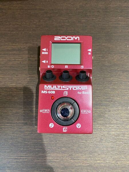 ZOOM MS-60B ベース用マルチエフェクター レッド系