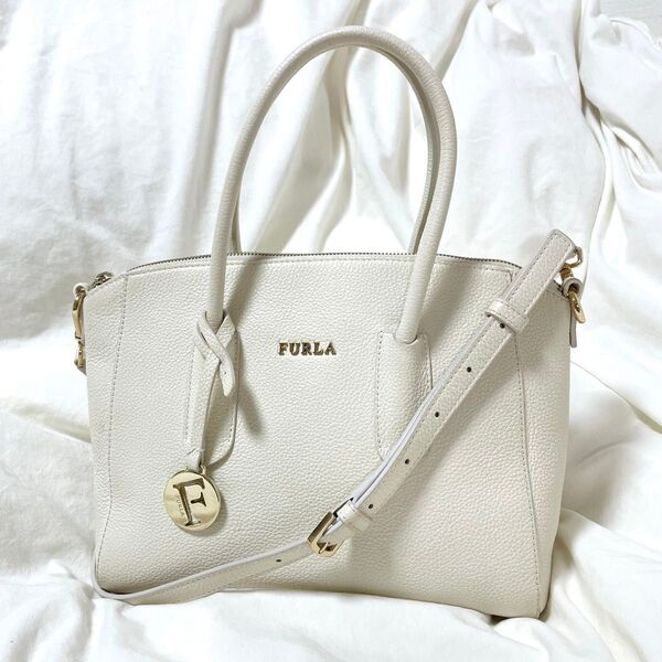 美品【FURLA】2wayショルダーバッグ クロスボディ 本革 オフホワイト
