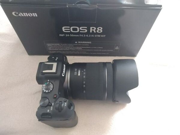 Canon EOS R8ボディ+ RF24-105 F4-7.1 レンズセット 美品