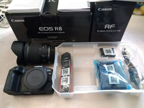 Canon EOS R8 ボディ+RF15-30mm レンズ セット 美品