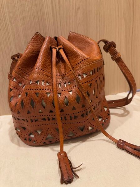 genten カットワーク バケツショルダーバッグ