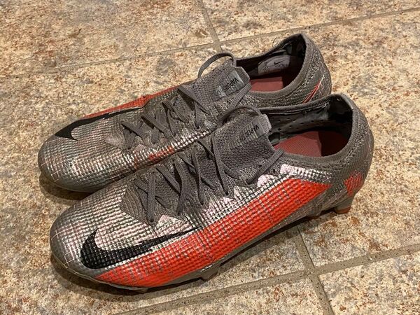 NIKE サッカースパイク AQ4176-9 ホワイト系 US8 UK7 EUR41 26cm マーキュリアル 値下げできます。