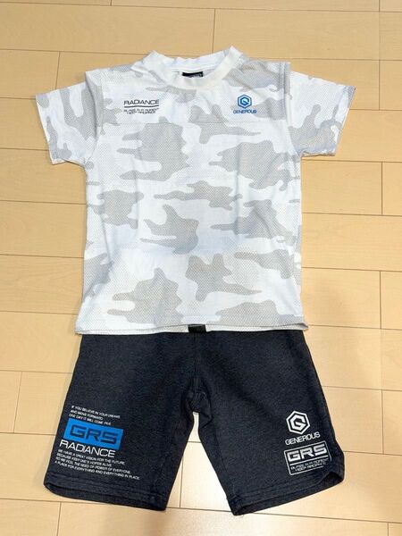 【2点セット】【140㎝】グレー カモフラージュ柄 半袖Tシャツ & ダークグレー ハーフパンツ セット 男の子 夏服 イオン