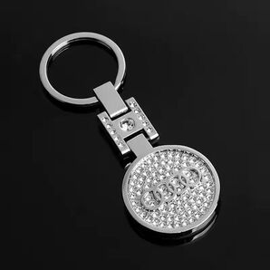 アウディ(AUDI)キーホルダー おしゃれ キラキラ 金属1