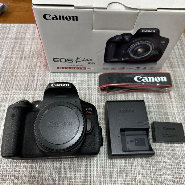 Canon EOS Kiss X8i ボディ