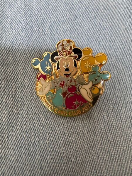 ディズニーカードクラブ 2013年 ピンバッチ ミッキー
