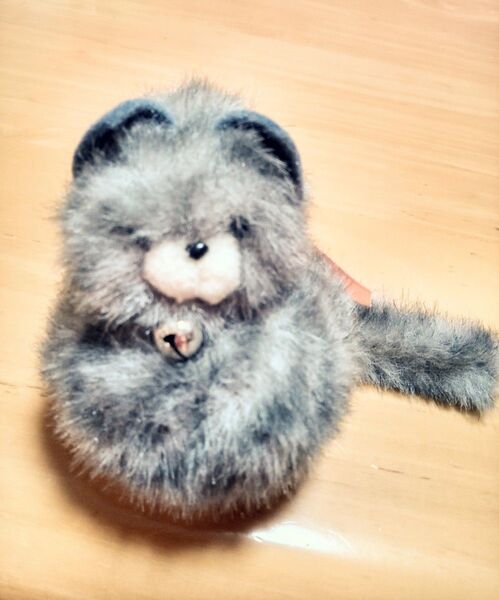 未使用 猫 ネコ ねこ ぬいぐるみ 動物 グレー ピンクリボン 鈴