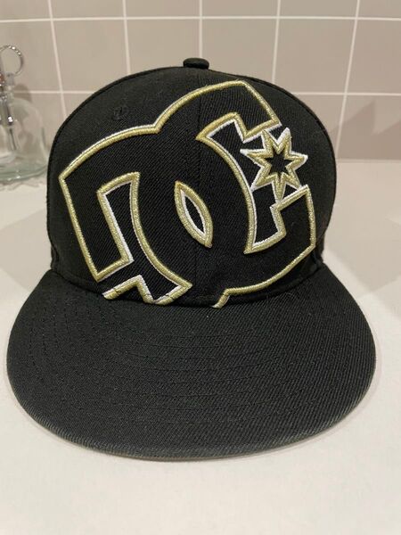 DC × New Era コラボ キャップ ブラック×ゴールド